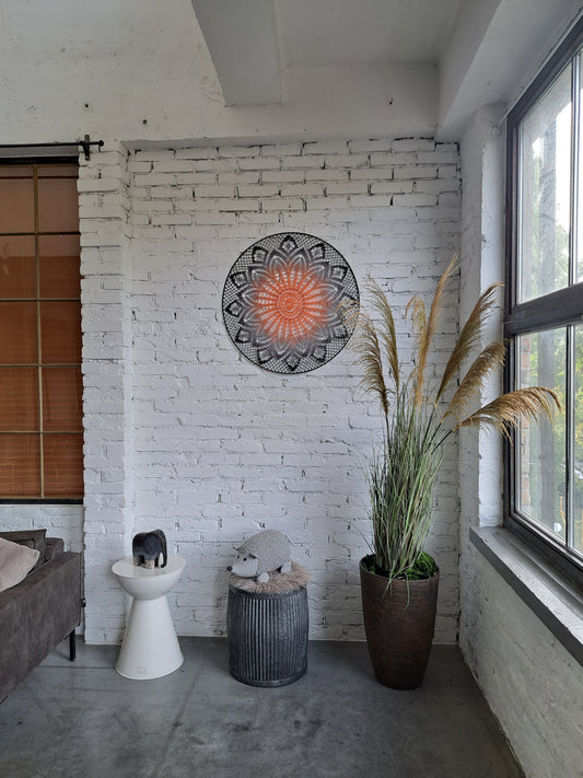 Nagyméretű horgolt mandala, narancssárga-fekete